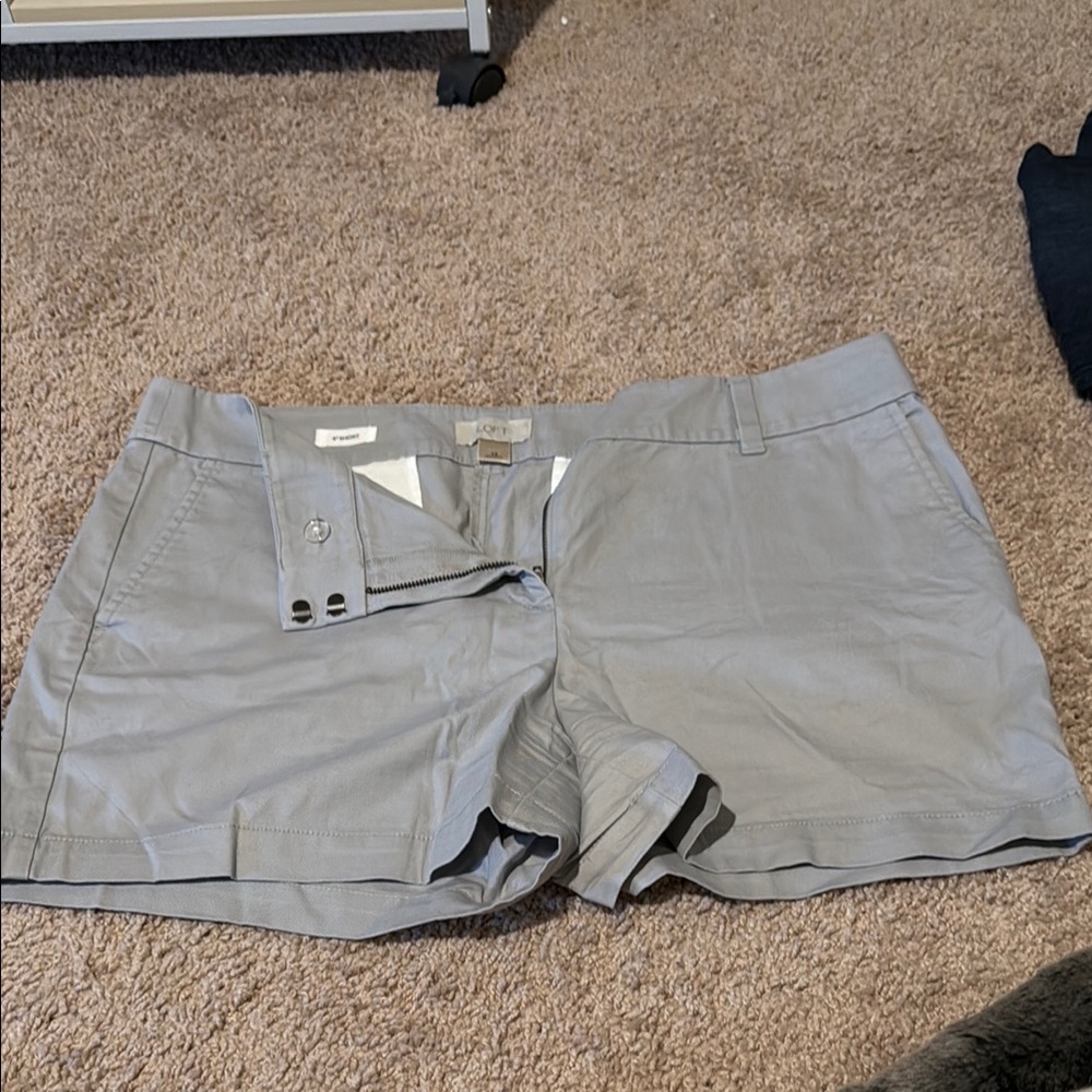LOFT Gray Cargo Shorts Relaxed Fit Versatile